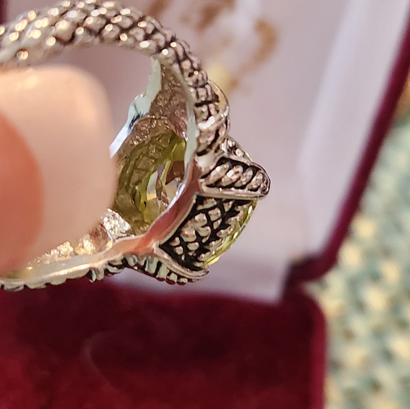 Very pretty apple green gem...from Premiere Jewelry - Picture 6 of 7